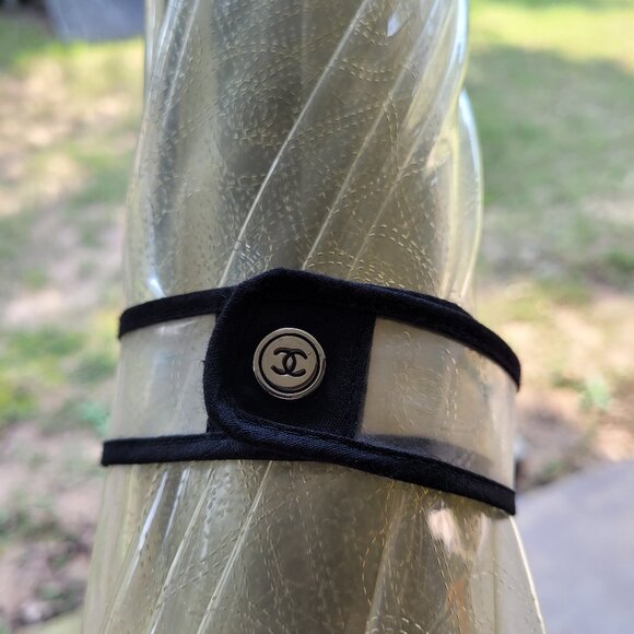 Chanel (France, Born 1910), Clear vinyl umbrella - Picture 1 of 13